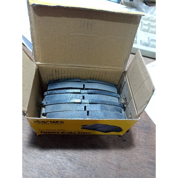 ผ้าเบรค ผ้าเบรคหน้า Corolla Soluna เอ้92. ปัง92-97ชุดหน้า Corolla AE80 th 83-88 แบรนด์ Advics ดั้งเด