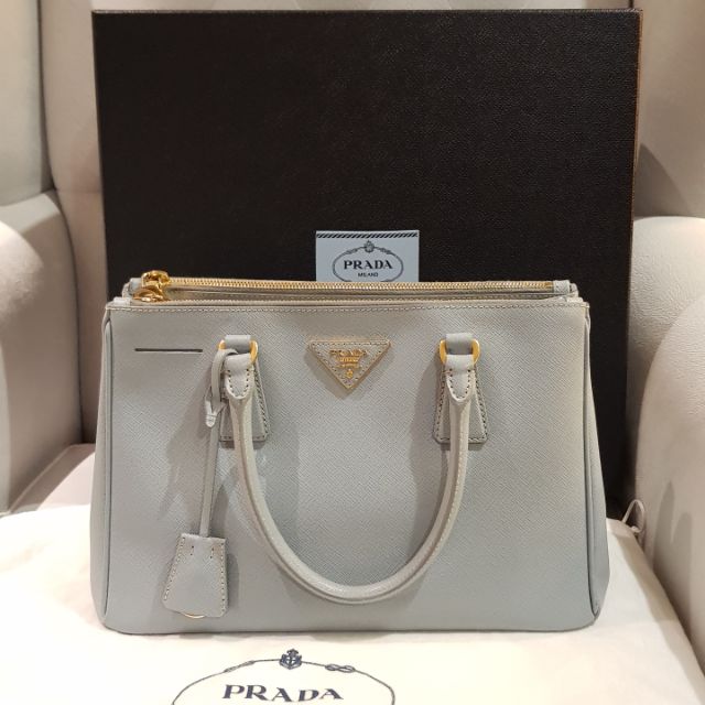 PRADA saffiano30 ของแท้จากชอป พร้องถุงผ้าและกล่อง