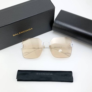 BALENCIAGA EYEWEAR BB LOGO RIMLESS GLASSES แว่นตากันแดดแฟชั่น แบรนด์เนม บาลองเซียก้า ด้านข้างตัวหนังสือ บีบี ไร้กรอบ