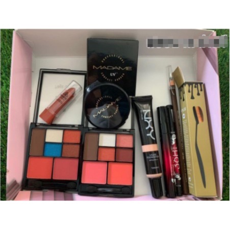 ชุดเครื่องสำอางค์แบบset