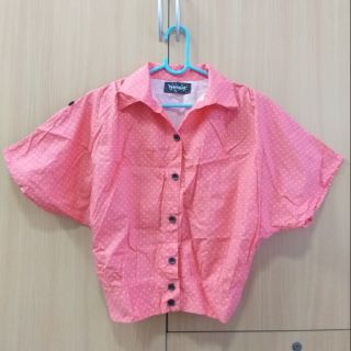 เสื้อเชิ้ตแขนสั้นสีชมพูลายจุดสีเหลือง