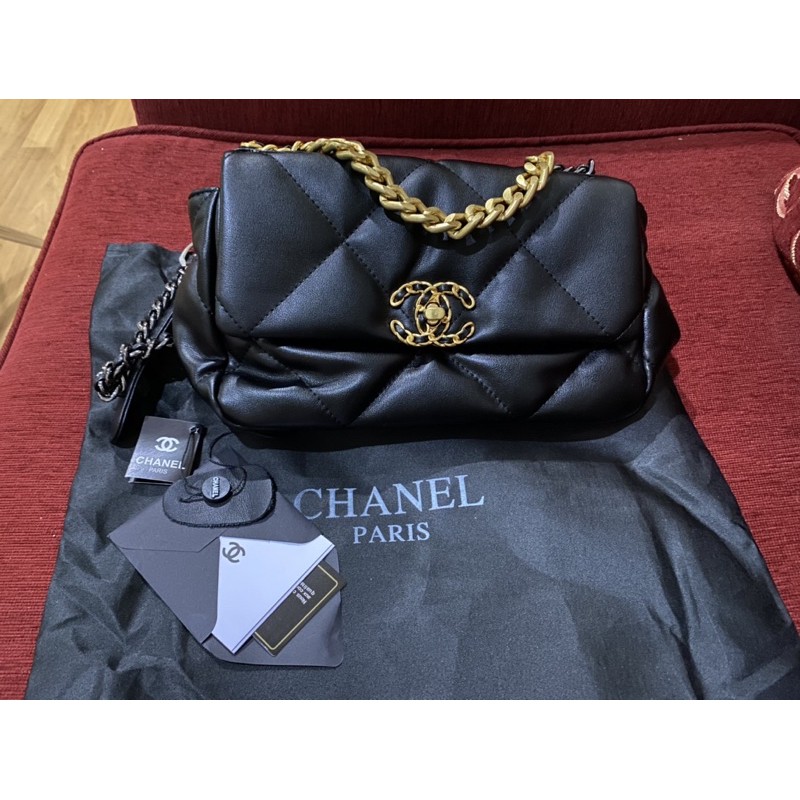 Chanel 19 small size 26 cm