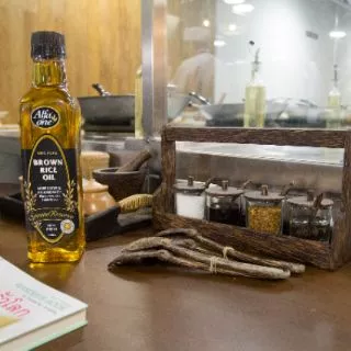 Brown Rice Oil น้ำมันรำข้าวหีบเย็นปราศจากสารเคมี ขนาด 750 ml.