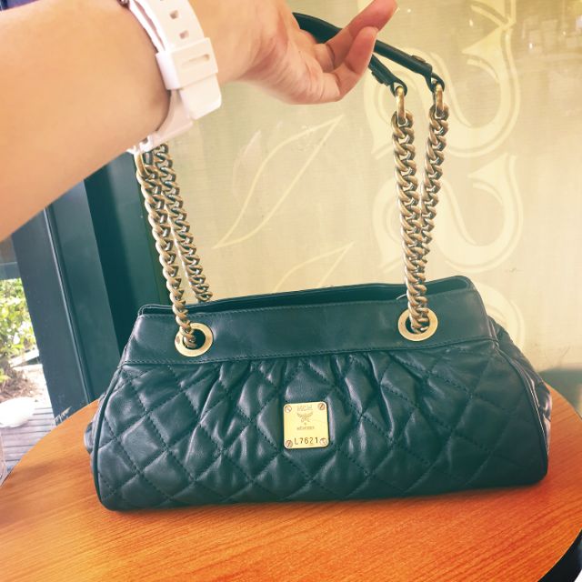 Mcmมือสองของแท้100%กระเป๋าสพายหนังแกะทั้งใบ