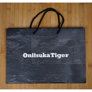 ✨ ถุงกระดาษแบรนด์ Onitsuka Tiger หลายแบบ หลายขนาด ของแท้ ราคาถูก ✨