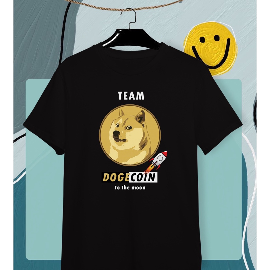 To the Moon 🚀🌕 DOGE เสื้อยืดลายเหรียญคริปโต  Cryptocurrency  ผ้า Cotton 💯 ใส่สบาย สีสันสดใส สกรีนแบบ DFT