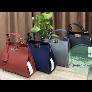 New!! Charles &amp; Keith Push-Lock Handbag กระเป๋าถือหรือสะพาย ขนาดกำลังดี💯💯💥💥💥