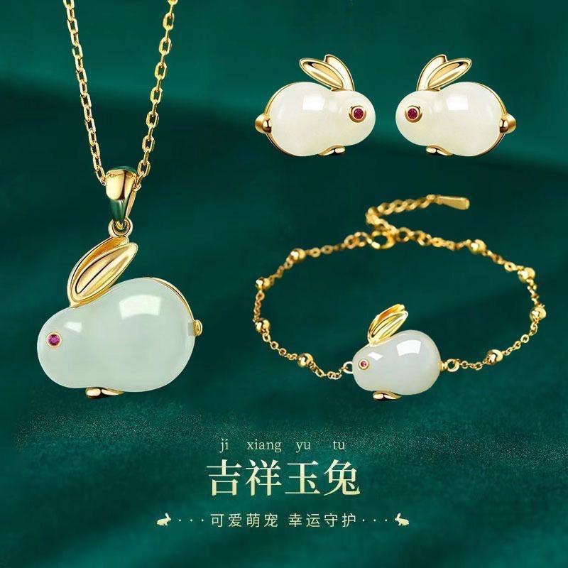 ชุดเครื่องประดับ สร้อยคอ สร้อยข้อมือ ต่างหู จี้หยก กระต่าย สีเขียว หรูหรา ของขวัญปีใหม่ ต่างหูเซต