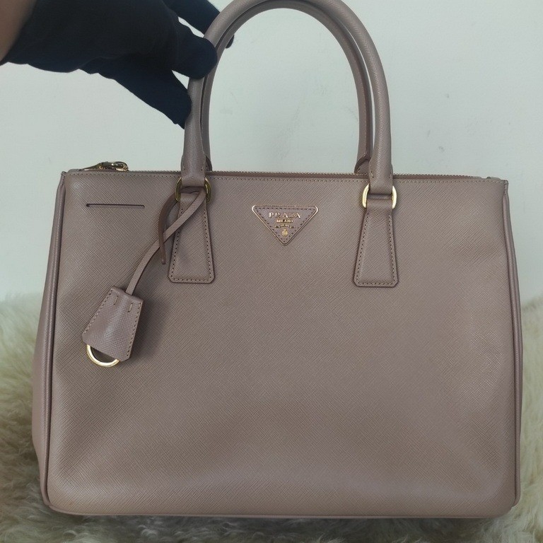 Prada / Saffiano Lux Double Zip