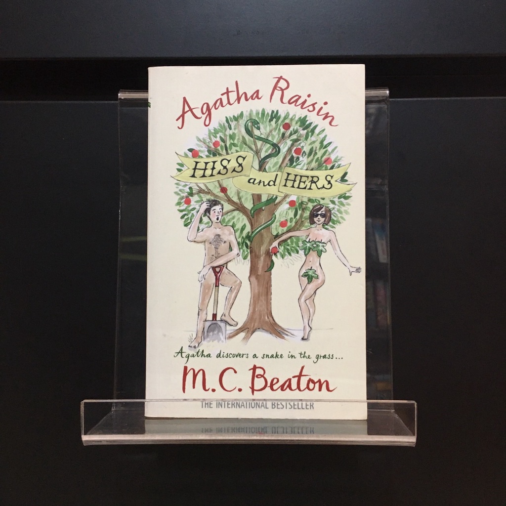 Agatha Raisin: Hiss and Hers - M.C. Beaton (ร้านหนังสือมือสองภาษาอังกฤษ Gekko Books)