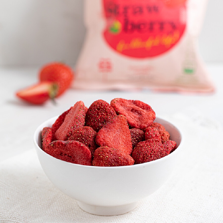 Wel-B Freeze-dried Strawberry 14g (สตรอเบอรี่กรอบ 14g. ตราเวลบี) (แพ็ค ...