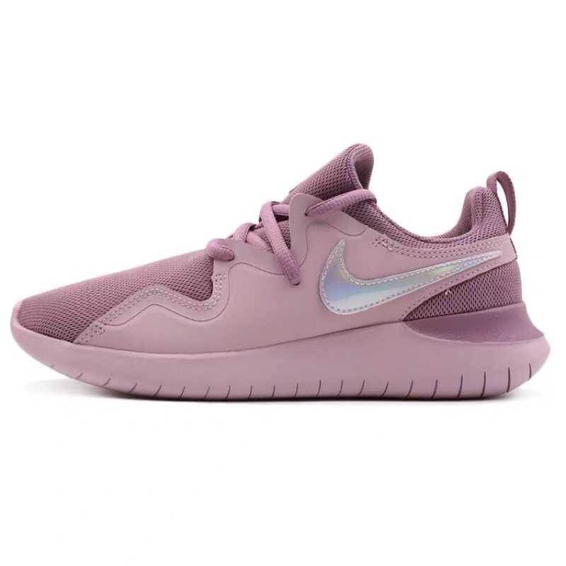 nike tessen women's