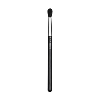 MAC แปรงแต่งหน้า 224S Tapered Blending Brush แปรงสำหรับใบหน้า แปรง อุปกรณ์แต่งหน้า เครื่องสำอาง ความงาม