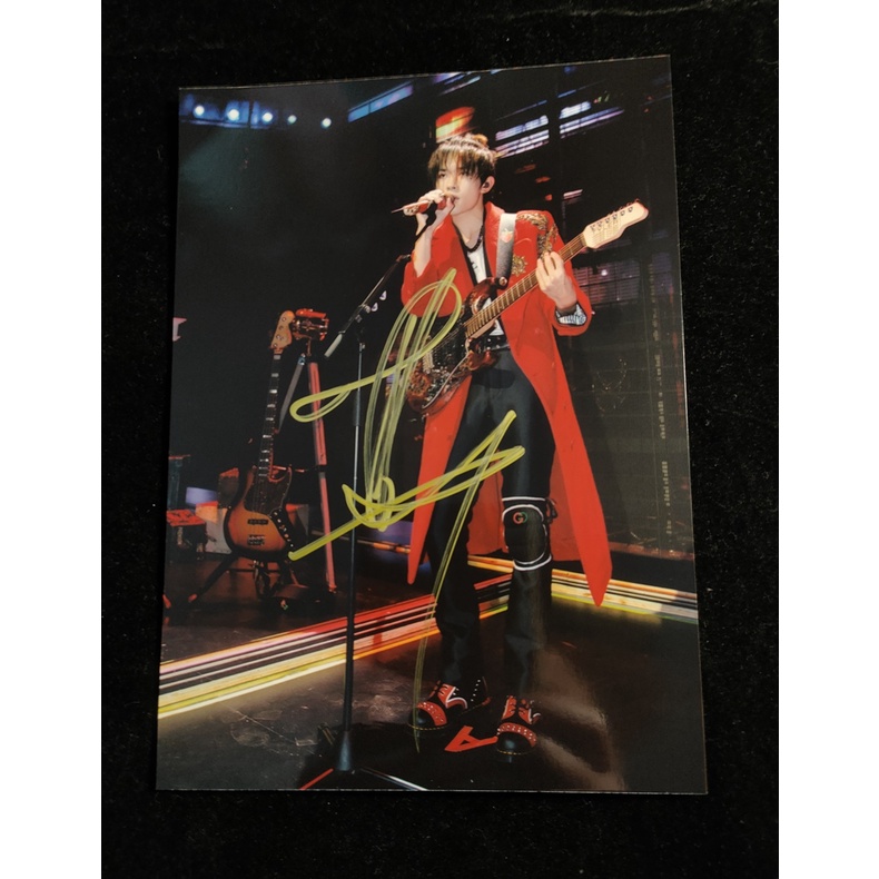 TFBOYS Yi Yang Qianxi ลายเซ็นต์แสง สินค้าดาว