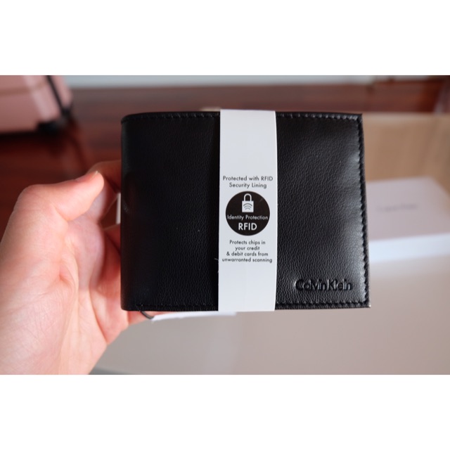 กระเป๋าสตางค์ Clavin klein