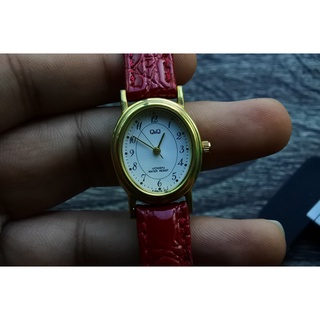 นาฬิกา Vintage มือสองญี่ปุ่น Q&amp;Q VOKENระบบQuartz ผู้หญิง ทรงกลม กรอบทอง หน้าขาว หน้าปัด 29mm