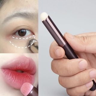 แปรงแต่งหน้า Lip Smudge แปรงคอนซีลเลอร์  ทาปาก