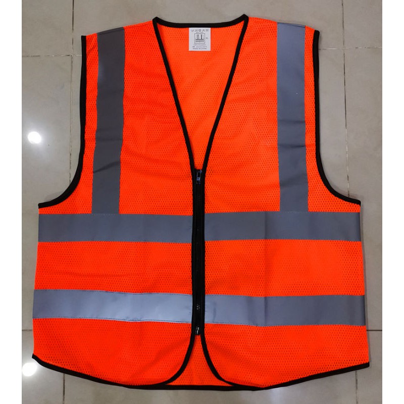 เสื้อกั๊กสะท้อนแสง มีรูตาข่ายเพื่อให้สวมใส่สบายและระบายอากาศได้ดี