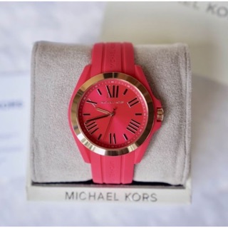 (ผ่อน0%) นาฬิกา Michael Kors Womens Bradshaw MK2745 สายซิลิโคน สีแดงหน้าปัดกลม ขอบโรสโกลด์ ขนาด 38 มม.