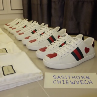 รองเท้ากุชชี่ Gucci Sneakers Shoes ลายหัวใจ แท้100%