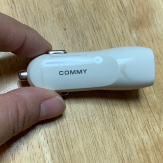 Commy Car Charger USB 2 port อุปกรณ์ชาร์จแบต ที่ชาร์จแบตในรถ Dual USB 2 พอร์ต ซ็อกเก็ตที่จุดบุหรี่ ที่ชาร์จไฟในรถยนต์ หั