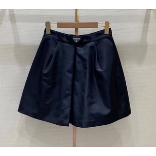 PRADA BLACK RE-NYLON GABARDINE MINISKIRT กระโปรงสั้น สีดำ แบรนด์ปราด้า ผ้าไนล่อน ซับในกางเกงขาสั้น