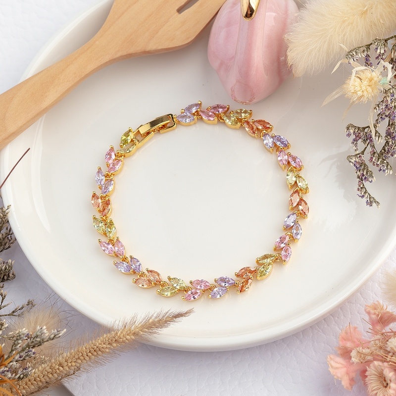 พร้อมส่ง!! สร้อยข้อมือเพชรสวิส CZ ข้อมือใบมะกอก เพชรสีรวมหวาน เพชรสวยหรูดูดี ใส่ออกงาน ใส่เที่ยว วิ้งวับ ไม่ลอก ไม่ดำ