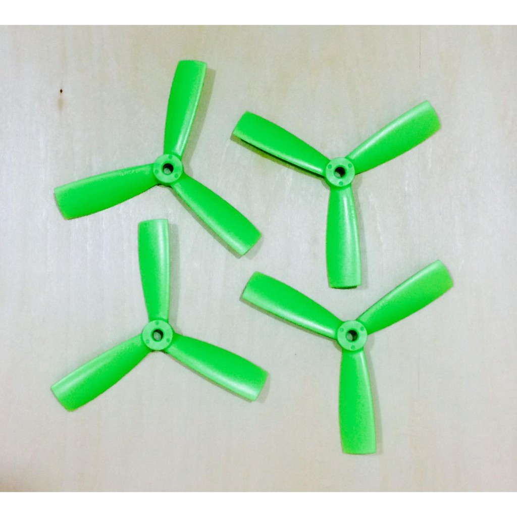ใบพัดโดรน 4x4.5 3แฉก L+R รู5มิล Drone Rc 4045 (มีหลายสี)(ราคาต่อ4ชิ้น)