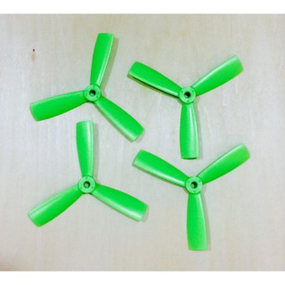 ใบพัดโดรน 4x4.5 3แฉก รู5มิล Drone Rc 4045 (มีหลายสี)(ราคาต่อ4ชิ้น)