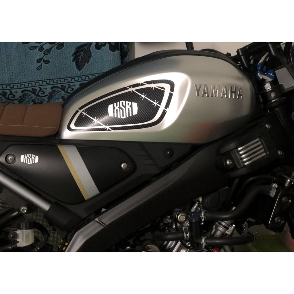 สติ๊กเกอร์กันรอยแถบข้างถังน้ำมัน Yamaha XSR 155 สีดำลายเคฟล่า 4D งานตัด ขนาด 26×11.5 cm. จำนวน2ชิ้น ราคา ถูกที่สุด ดีลบีเคเค แกลเลอรีภาพที่ 3