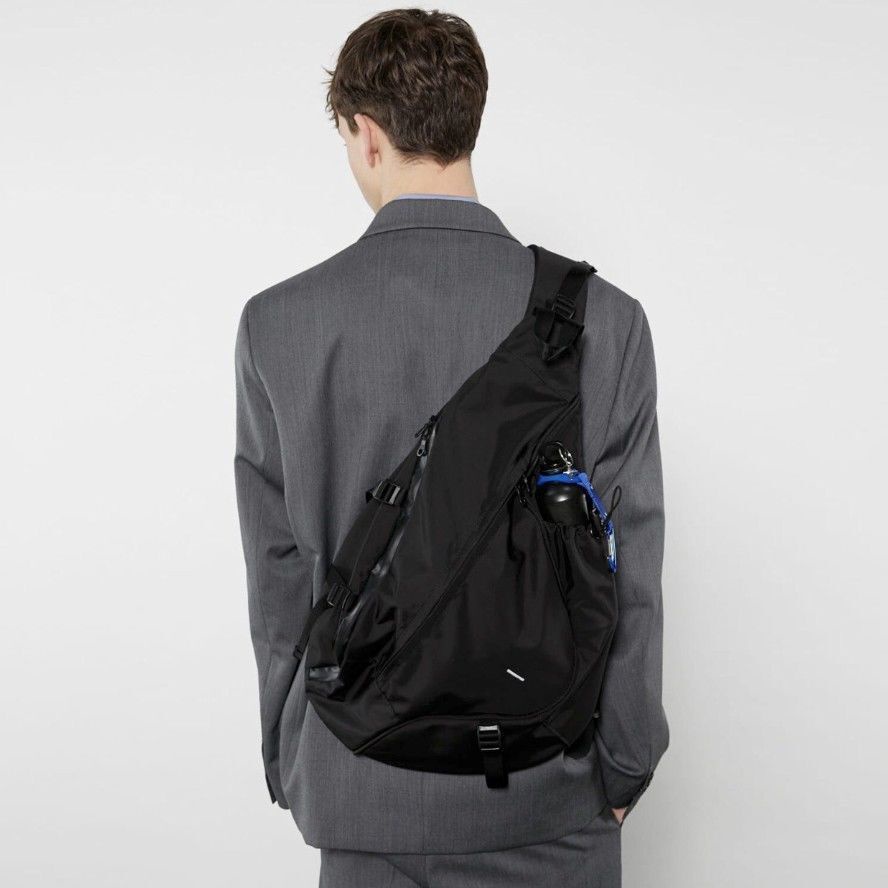 New multi-functional sports and leisure shoulder bag/crossbody bag