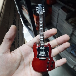 กีตาร์จิ๋ว gibson SG ACDC 1: 6 จอแสดงผลตกแต่ง ความสูง 15 ซม.