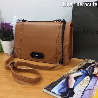 Charles &amp; Keith Turn-Lock Chain Crossbody ของแท้ ราคาถูก