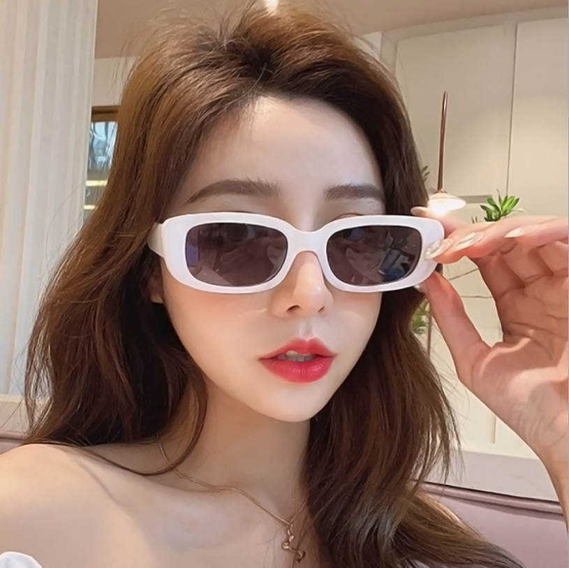 แว่นกันแดดแฟชั่นกรอบสี่เหลี่ยมผืนผ้าขนาดเล็กสําหรับผู้หญิง