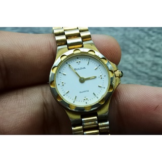 นาฬิกา Vintage มือสองญี่ปุ่น BULOVA SWISS MADE ระบบ Quartz ผู้หญิง ทรงกลม กรอบทอง หน้าขาว หน้าปัด 30mm