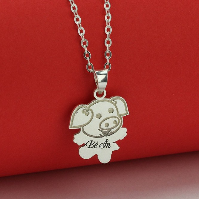 สร้อยคอเงินสําหรับเด็กชายและเด็กหญิงสลักชื่อรูปหมู DCT0036 - TNJ Jewelry