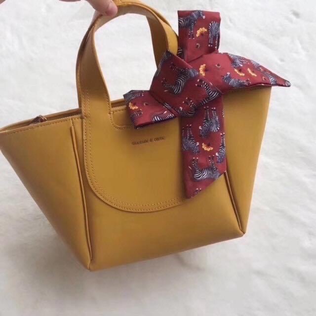 กระเป๋า งานแบรนด์ CHALES & KEITH