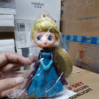 ตุ๊กตา​แต่งหน้าเค้ก ผ้าคลุมม่วง