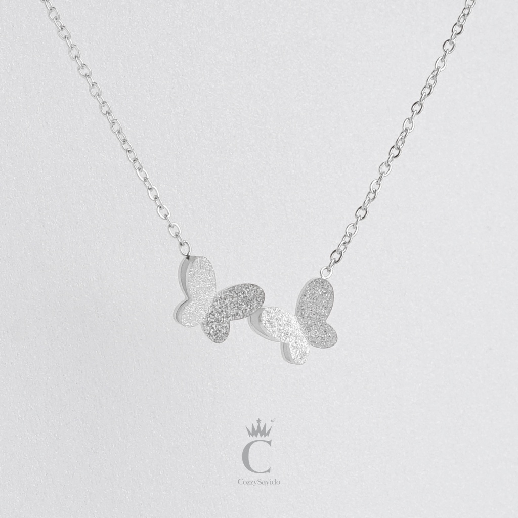 CozzySayido สร้อยคอ จี้ผีเสื้อเล็กสองตัวปีกกริตเตอร์ มินิมอล เล็กๆน่ารัก  สแตนเลส แข็งแรงไม่ขาดง่าย
