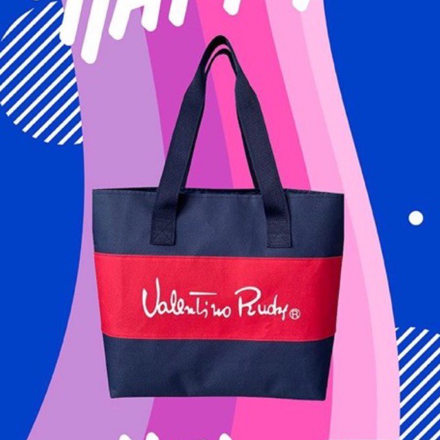 กระเป๋าผ้า Valentino Rudy Tote Bag