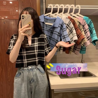 Sugar 🌈 พร้อมส่ง 🌈 เสื้อครอปแขนสั้นคอปก เสื้อลายสก็อต เสื้อผ้าแฟชั่นผู้หญิง(9578)