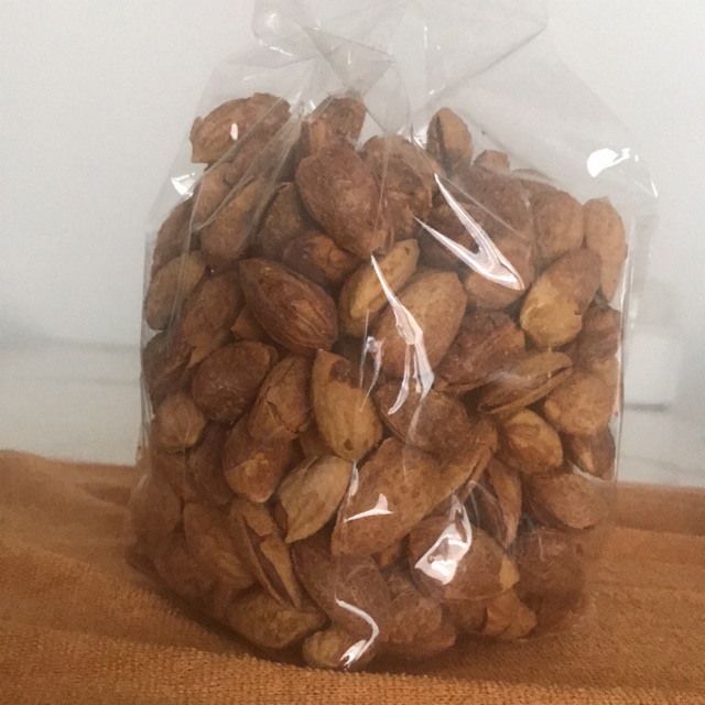 เมล็ดอัลมอนด์ (Almond) อบเนย