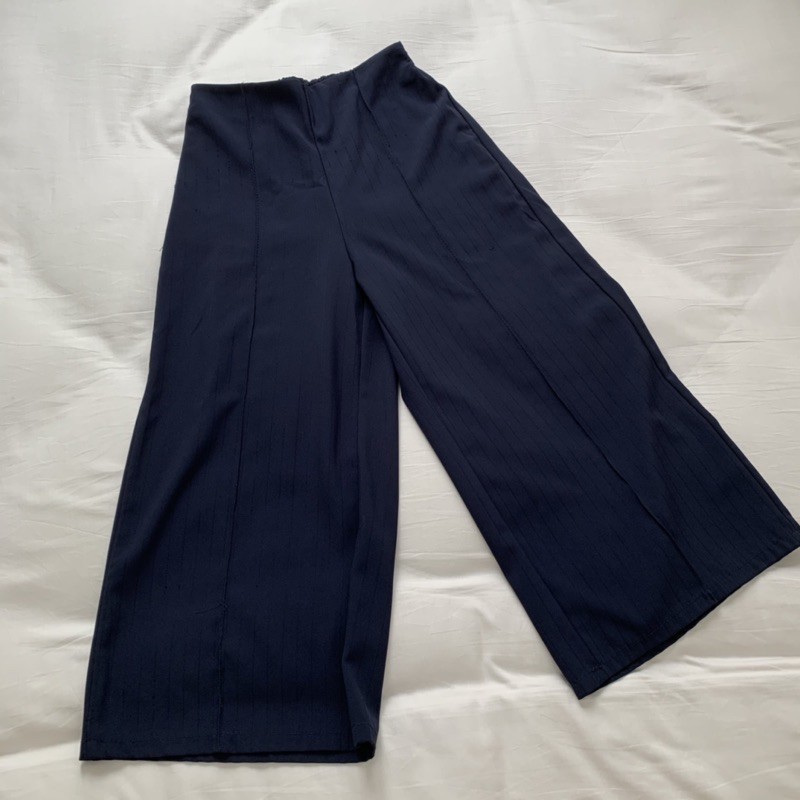Navy Pants (กางเกงน้ำเงิน)