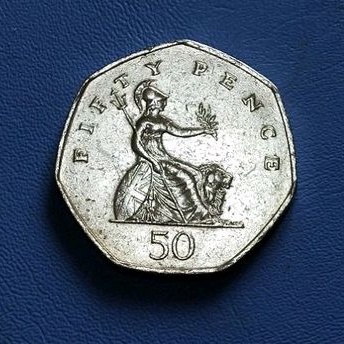 อังกฤษ 50 pence "เทพีบริทาเนียนั่งข้างสิงห์โต"