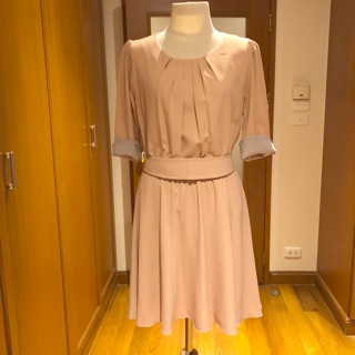 Gil dress new size M อก 33 เอวยืดได้ สะโพก38 ผ้าดีค่ะ มีเข็มขัดผูกโบว์ที่เอวให้