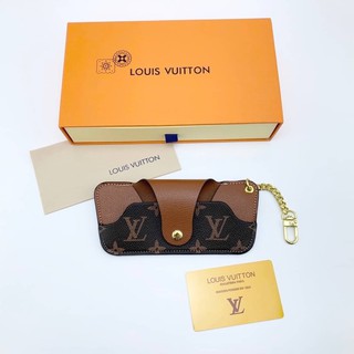 พวงกุญแจ สามารถใส่แว่นตา หลุย Bag