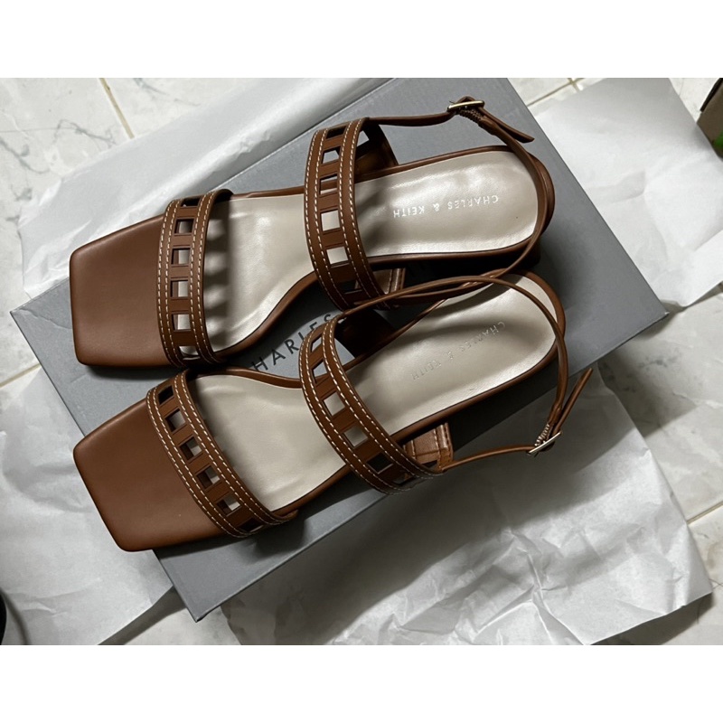 รองเท้า CHARLES & KEITH (ของแท้) size 39