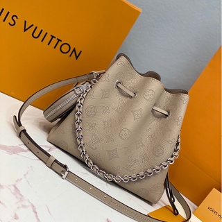 พรี Lv louis vuitton Bella M57201กระเป๋าสะพายไหล่หนังแท้กระเป๋า​ถัง​น้ำ​กระเป๋าแฟชั่นกระเป๋าสตางค์ แบรนด์เนน