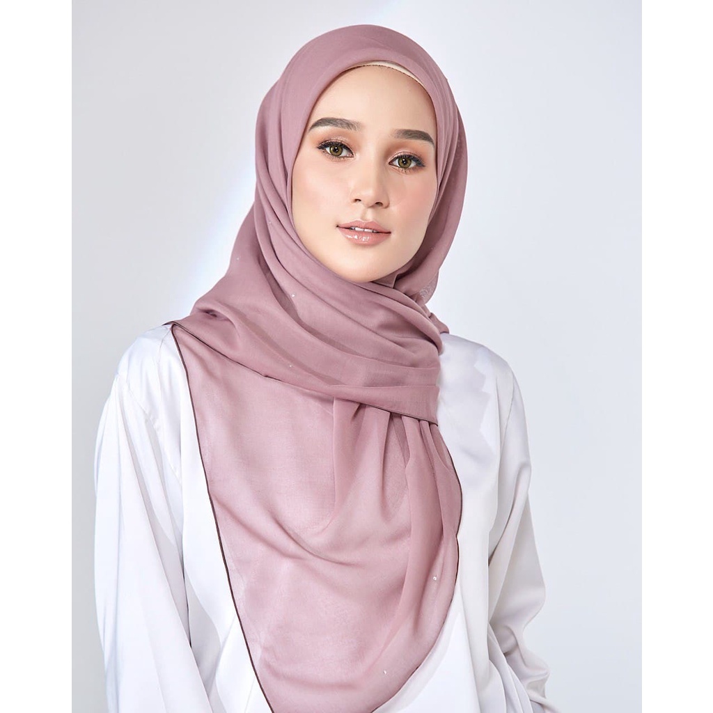 Bawal Camelia ใน Beaver
