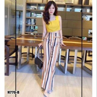 งานเซต2 ชิ้น 
เสื้อทรงครอปซิปหลัง กางเกงงลายริ้ว